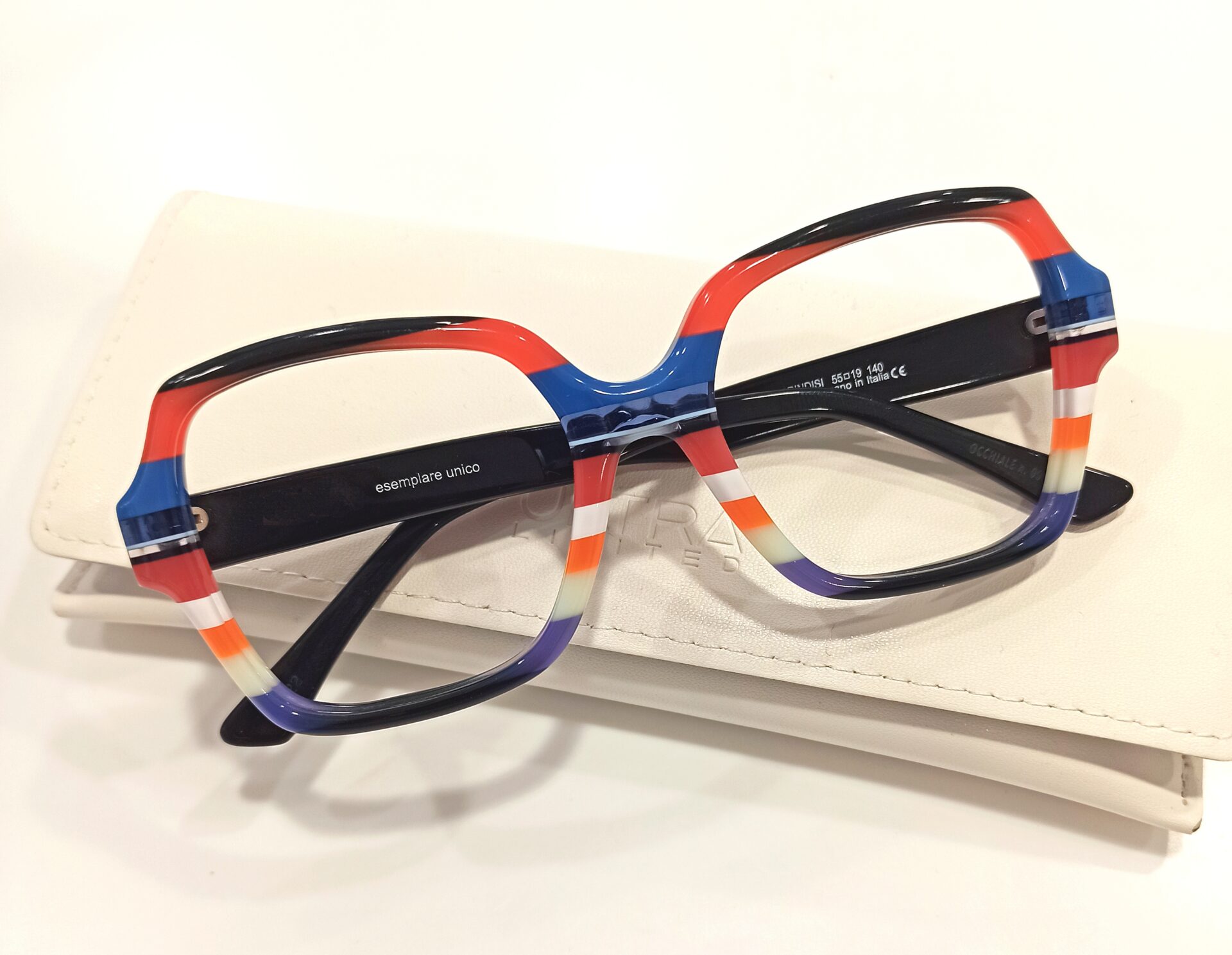 OCCHIALI DA DONNA ULTRA COLORATO